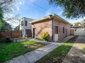 Casa · 147m² · 4 Ambientes · 3 Cocheras · Casa en Venta 4 Ambientes Longchamps Apta Credito