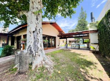 Casa · 325m² · 5 Ambientes · 2 Cocheras · Casa Dos Dorm. Patio Quincho Parrillero Pileta Fisherton Rosario