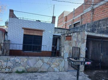 Casa · 165m² · 5 Ambientes · 1 Cochera · Casa en Casa en Venta Zona Sur
