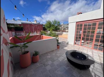 Casa · 85m² · 5 Ambientes · Casa Reciclada en Venta Dos Dorm.