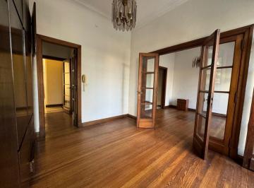 PH · 214m² · 8 Ambientes · 1 Cochera · PH - La Plata