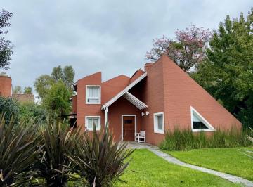 Casa · 180m² · 6 Ambientes · Casa en Venta en Campo Chico Country Club