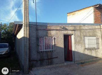 Casa · 80m² · 3 Ambientes · 2 Cocheras · Excelente Oportunidad a Buen Precio
