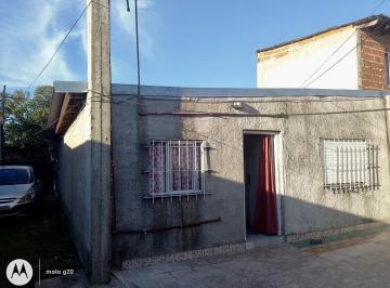 Casa · 80m² · 3 Ambientes · 2 Cocheras · Excelente Oportunidad a Buen Precio