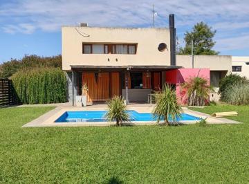 Casa · 150m² · 4 Ambientes · Alquiler Casa 3 Dorm. en Cantegril Funes