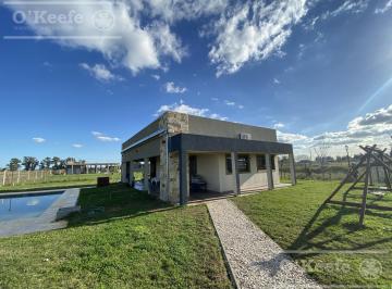 Casa · 60m² · 1 Ambiente · Quincho con Pileta en Brandsen - Las Calandrias - Escriturable