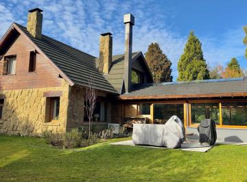 Casa · 421m² · 6 Ambientes · Casa en Venta en Arelauquen Golf & Cc, Bariloche, Patagonia