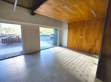 Local comercial · 160m² · Local en Alquiler en Alicia Moreau de Justo Al 100