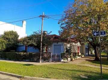 Casa · 233m² · 3 Dormitorios · 1 Cochera · Casa - La Plata