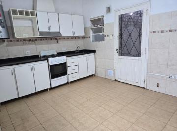 PH · 93m² · 3 Ambientes · 1 Cochera · PH en Venta en Saenz Peña