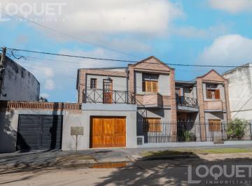 Casa · 229m² · 7 Ambientes · 3 Cocheras · Casa con Piscina en Santo Tome