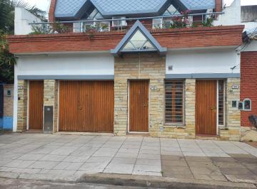 PH · 130m² · 3 Ambientes · 1 Cochera · Gran Casa en PH P. Baja Frente con Gran Fondo Garaje Impec.