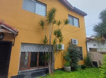 Casa · 200m² · 5 Ambientes · 1 Cochera · Casa en Alquiler