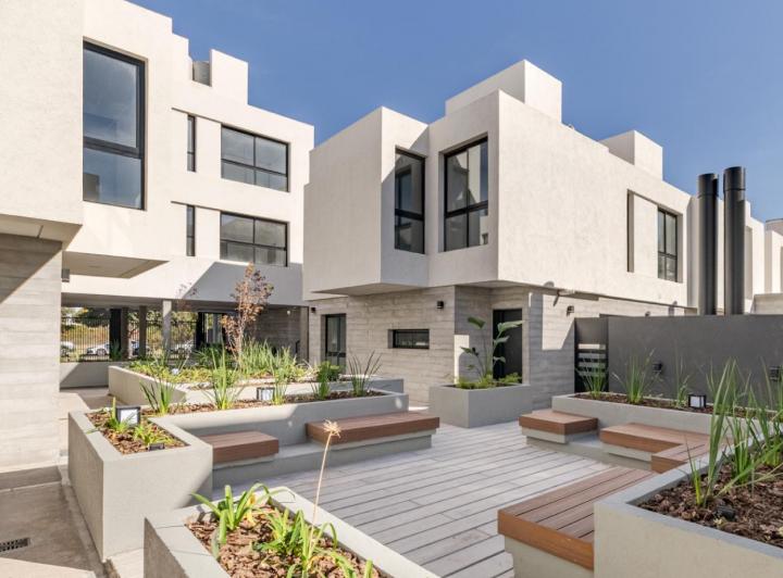 Casa · 84m² · 4 Ambientes · 1 Cochera