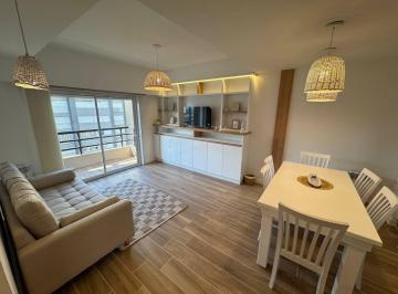 Departamento de 3 ambientes, Mar del Plata · Semipiso 3 Amb Hecho a Nuevo Sobre Av Colon