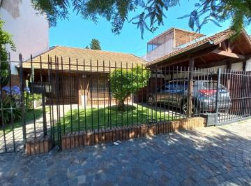 Casa · 200m² · 4 Ambientes · 2 Cocheras · Importante Chalet en 1 Planta 4 Amb Gran Fondo Piscina Quinc