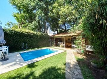 Casa · 200m² · 4 Ambientes · 2 Cocheras · Chalet en Venta 4 Ambientes Fondo Pileta Cochera Haedo Norte