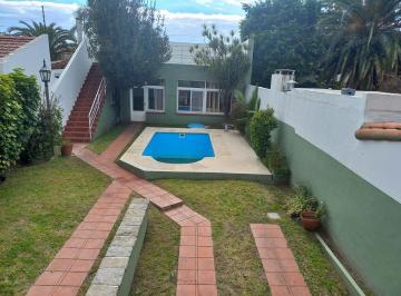 Casa · 420m² · 4 Ambientes · 6 Cocheras · Gran Casa Sólida Construcc. 5 Amb Gje Múltiple Piscina