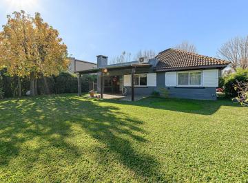 Casa · 84m² · 3 Ambientes · 3 Cocheras · Casa a La Venta en Los Sauces Barrio Privado Pilar