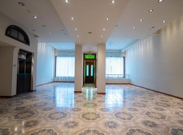 Local comercial · 839m² · 7 Ambientes · 1 Cochera · Venta/permuta - Local Comercial Totalmente Equipado Listo Para Eventos o Desarrollos Comerciales - C