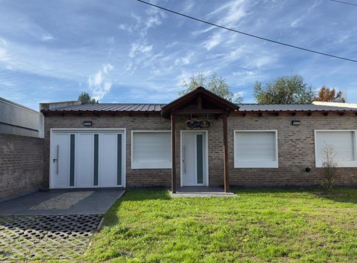 Casa · 82m² · 3 Ambientes · 1 Cochera