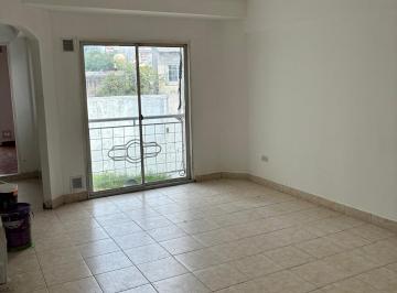 Departamento de 3 ambientes, Parque Avellaneda · Dueño Alquila en Parque Avellaneda.