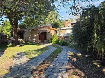 Casa · 150m² · 4 Ambientes · Casa Chalet en Venta en Don Torcuato, Tigre, G. B. a. Zona Norte