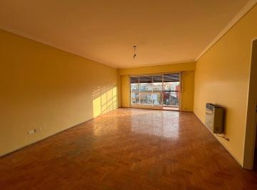 Departamento · 3 Ambientes · Alquiler - 3 Amb con Balcon Corrido - P. Chacabuco