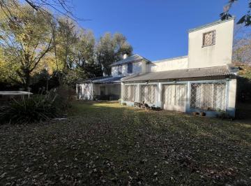 Quinta vacacional · 280m² · 2 Dormitorios · 1 Cochera · 133 Esquina 484 - Casa Quinta en Venta Gorina La Plata