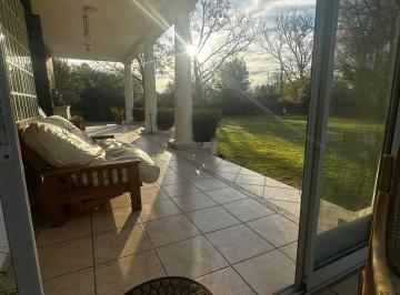 Casa de 10 ambientes, Roldán · Propiedad en Venta
