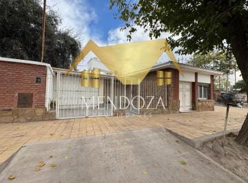 Casa · 158m² · 6 Ambientes · 1 Cochera · Venta de Casa en Guaymallen