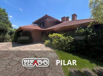 Casa · 233m² · 5 Ambientes · 4 Cocheras · Casa en Venta en Highland Park Cc, Pilar, G. B. a. Zona Norte