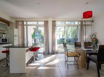 Casa · 160m² · 4 Ambientes · 2 Cocheras · Venta Barrio La Josefina Posibilidad de Financiar