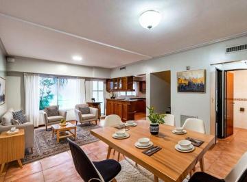 Casa · 243m² · 6 Ambientes · 2 Cocheras · Venta Casa Lote Propio 4 Dorm., Garage