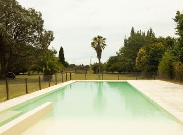 Quinta vacacional · 100m² · 2 Dormitorios · 3 Cocheras · Casa Quinta en Venta - Altos de Arana