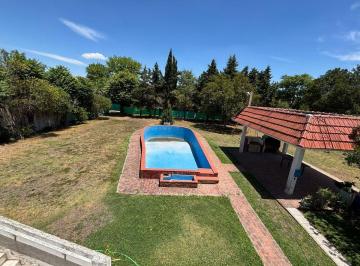 Casa · 168m² · 3 Ambientes · 3 Cocheras · Venta Casa Quinta con Cochera en Cañuelas