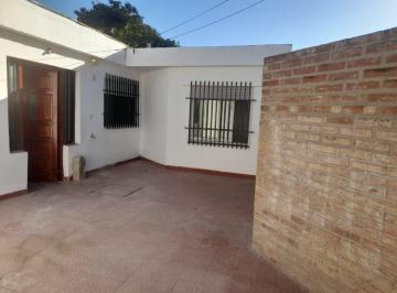 Casa · 78m² · 4 Ambientes · 1 Cochera · PH Venta General Bustos 2 Dorm. Cochera