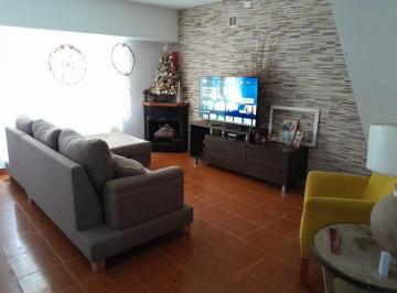 Casa · 180m² · 4 Ambientes · 1 Cochera · Venta Casa 4 Ambientes en Glew Cerca de Estacion