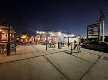 Local comercial · 50m² · 8 Cocheras · Local Comercial en Paseo Compras_ Luzuriaga Maipú
