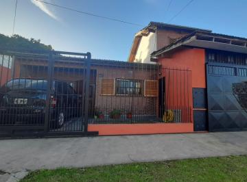 Casa · 154m² · 5 Ambientes · 2 Cocheras · Casa en Venta Luis Guillon 4 Ambientes