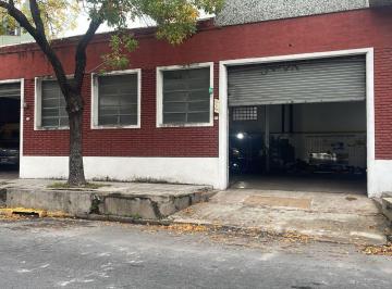 Local comercial · 330m² · Galpon - Local de 330 m². / Taller de Uso Comercial en Barracas - Venta