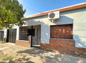 general-san-martin-villa-ballester-alquiler-casa-3-ambientes · Casa de 3 Ambientes con Patio y Cochera