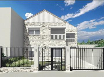 Casa · 400m² · 5 Ambientes · Oportunidad! Imponente Chalet de Categoria en Barrio Stella Maris