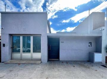 Casa · 294m² · 3 Dormitorios · 1 Cochera · Casa en Venta en Los Toldos