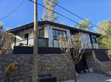 Casa de 8 ambientes, Villa Carlos Paz · Casa de Categoria en Venta