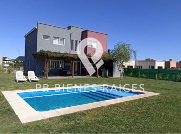 Casa · 190m² · 6 Ambientes · Casa en Alquiler en Los Talas Barrio Privado