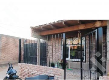 Casa · 83m² · 4 Ambientes · 1 Cochera · Venta Casa 2 Dorm. con Dpto. a Terminar - Rincón de Los Sauces