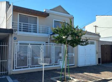 Casa de 6 ambientes, Tres de Febrero · Excelente Casa en Venta 3 Dorm.