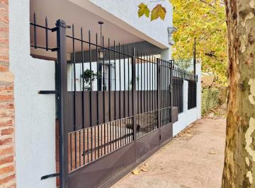 Casa · 154m² · 3 Ambientes · 1 Cochera · Venta Casa 3 Ambientes con Cochera y Jardín - Apta Credito en José Marmol