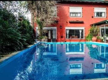 Casa · 162m² · 5 Ambientes · 1 Cochera · Casa de 4 Ambientes Barrio La Florida, Mar del Plata